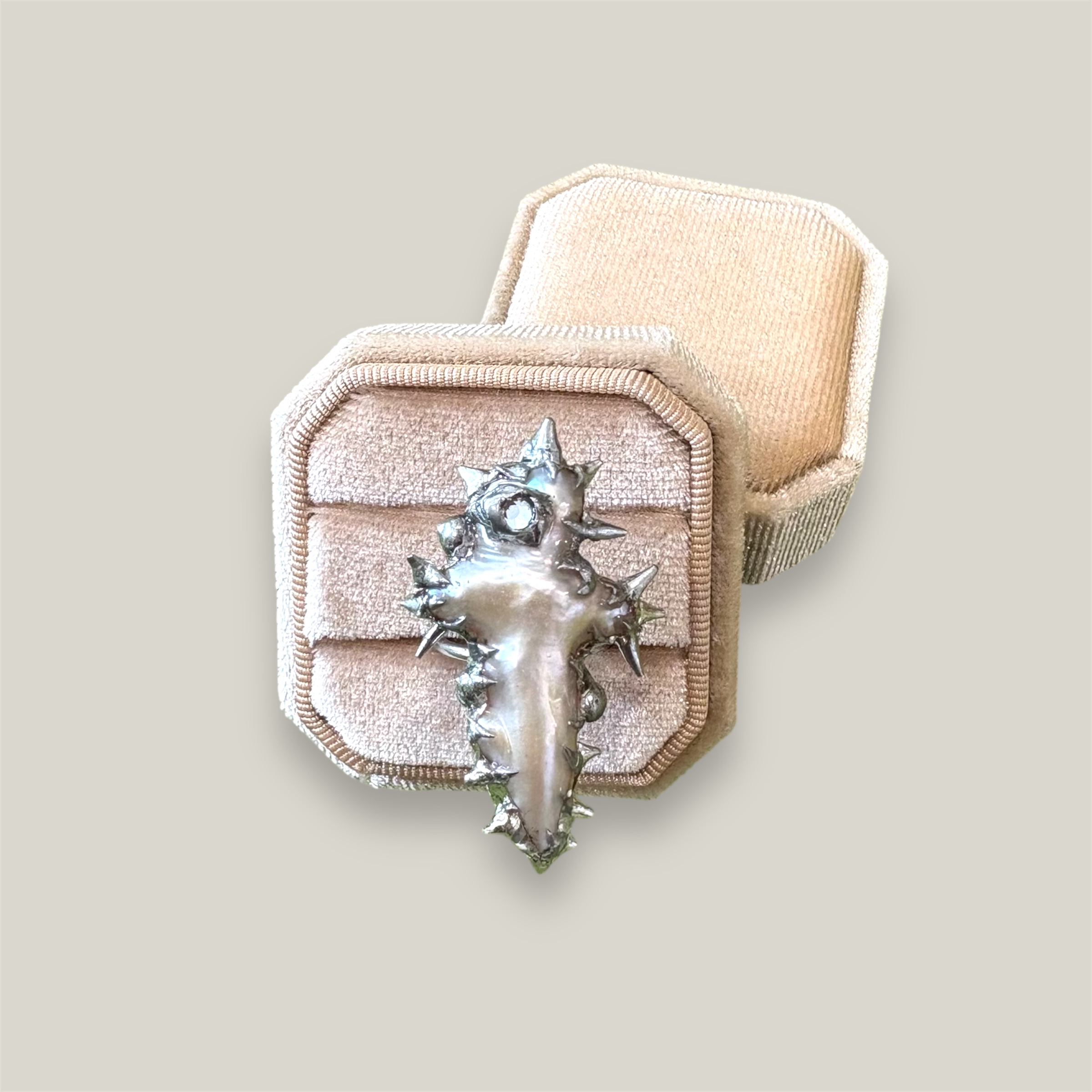 Spiky large baroque pearl ring – Statement Piece in Hand-Soldered Tin