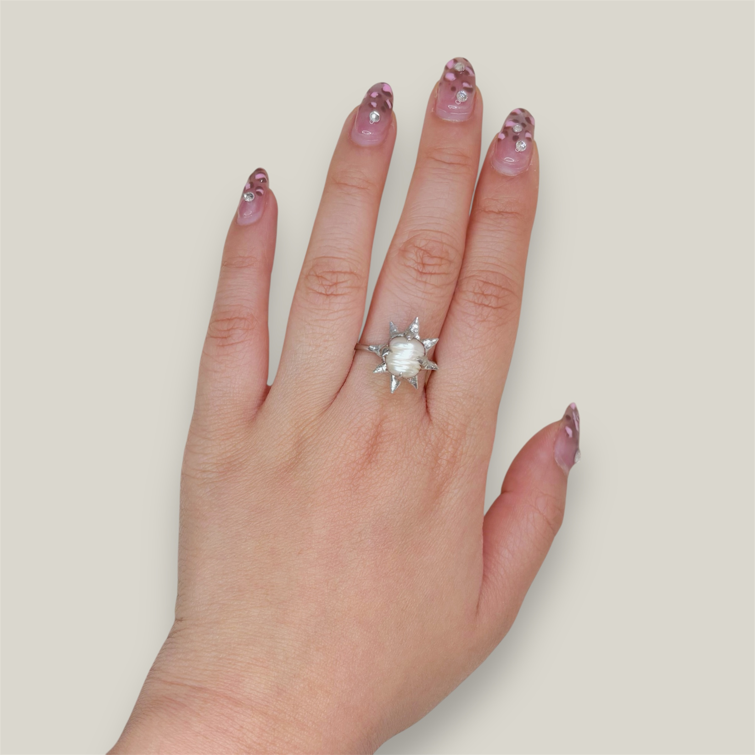 Spiky pearl ring – Futuristic Pearl Sun - Image 3