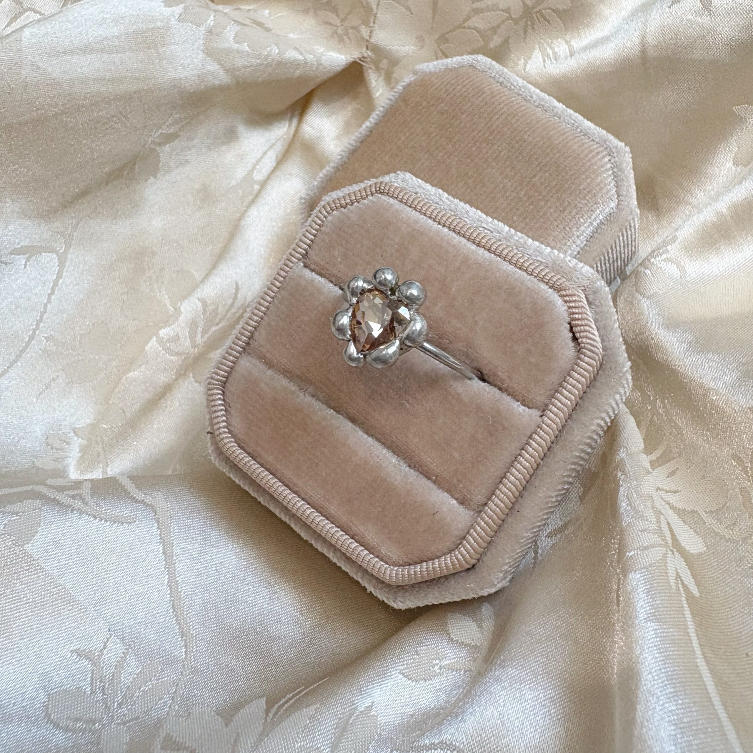 Cyber Heart Ring – Molten Metal & Champagne Gold Zircon - Image 2