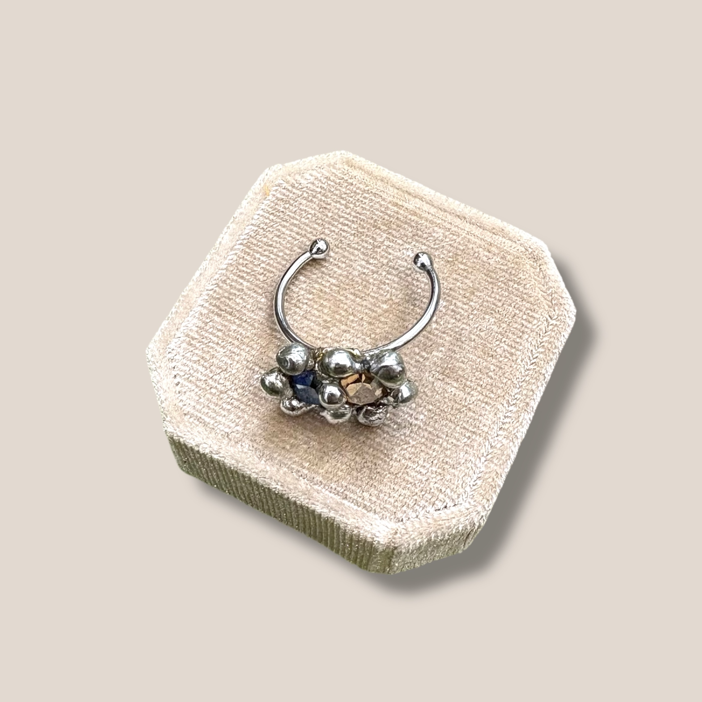 Molten Dual Zircon Statement Ring – Y2K Cybercore Liquid Metal Jewelry - Image 3